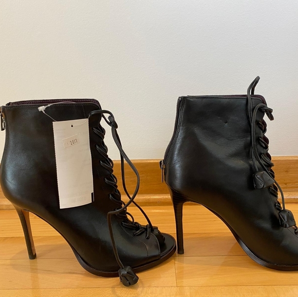 Coach Leather Heels - Picture 3 of 8